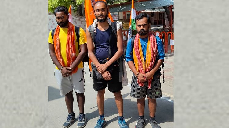 Read more about the article Ayodhya: Four Men Did Padyatra To Reach Ayodhya.  – Amar Ujala Hindi News Live