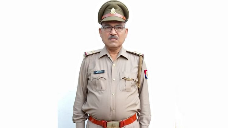 Read more about the article Ayodhya: Sub Inspector Surendra Nath Trivedi died of heart attack.  – Amar Ujala Hindi News Live