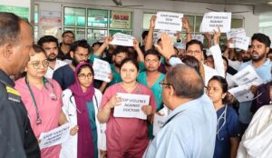 Read more about the article Attendant Slaps Junior Doctor, Creates Ruckus – Ayodhya News