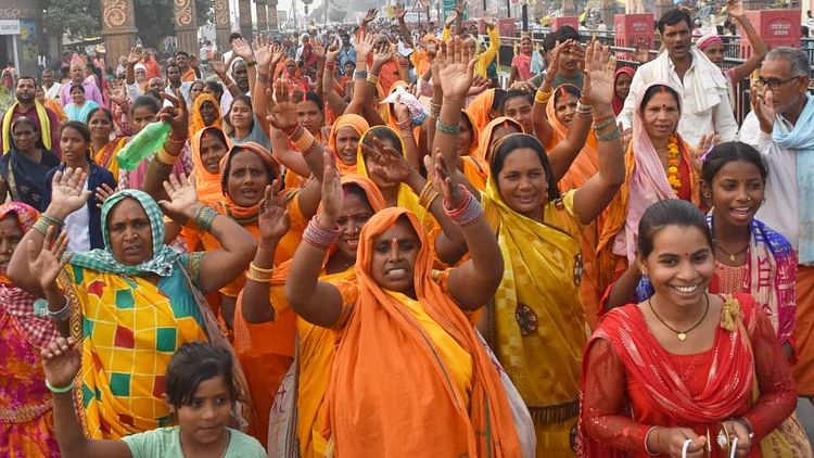 Read more about the article Panchkosi Parikrama in Ayodhya: On the path of devotion, every mind was seen engrossed in the name of Ram, every street echoed with slogans and sankirtan.