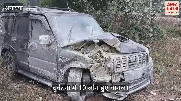 You are currently viewing 10 injured in collision between vehicles of tourists from Jharkhand and Gujarat on Prayagraj Highway, Scorpio caught fire