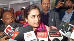 Read more about the article Indecent comment on Mulayam Singh: Daughter-in-law aparna said- Hanumangarhi priest rajudas should be apologize. – Amar Ujala Hindi News LIVE – Untra of abusive comment on Mulayam Singh: Bahu Aparna Boli