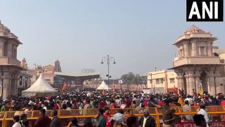 You are currently viewing Crowd Increased In Ayodhya Because Of Mahakumbh 2025. – Amar Ujala Hindi News Live