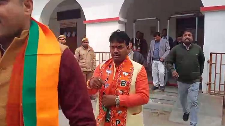 Read more about the article Milkipur Bypoll Election Bjp Candidate Chandrabhanu Paswan Files Nomination Party’s State President And Minister – Amar Ujala Hindi News Live