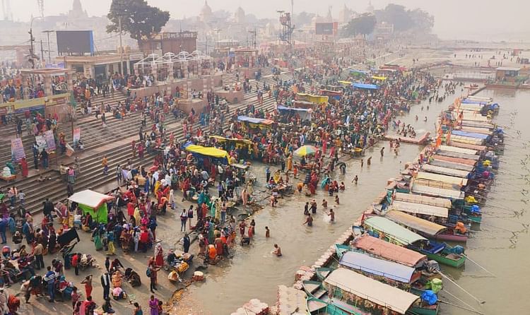 You are currently viewing Devotees gathered in Ayodhya on Basant Panchami. – Amar Ujala Hindi News Live