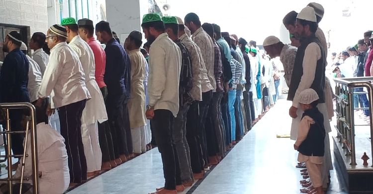 You are currently viewing UP: After playing Holi of Hindus in Ayodhya, Muslims read Namaz, festival celebrated with joy