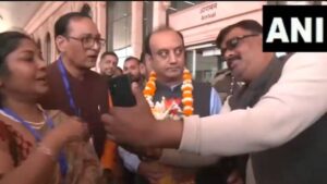 Read more about the article Union Ministers Mansukh Mandaviya and Sudhanshu Trivedi Reached Ayodhya, will visit Ramlala and Hanuman Garhi – Amar Ujala Hindi News Live