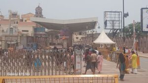 Read more about the article Ayodhya: 50 percent of the devotees decreased in the Ram temple, the economy of Ramnagari deteriorated; Empty Hotel-Gest House