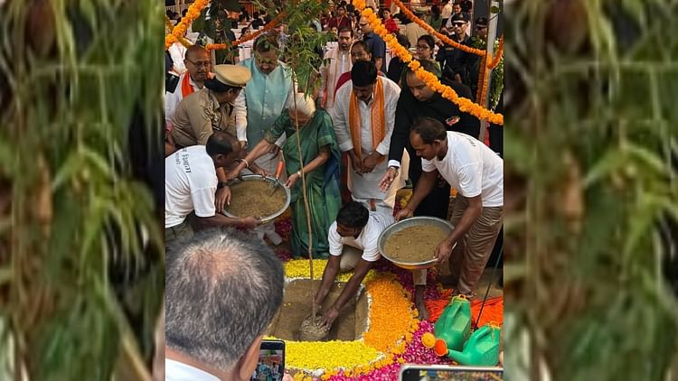 Read more about the article Paudhropan Mahahiyan 2025 inaugurated in uttar pradesh, see the pics. – Amar Ujala Hindi News Live – Inauguration of Plantation Mahabhiyan in UP: Governor Boli